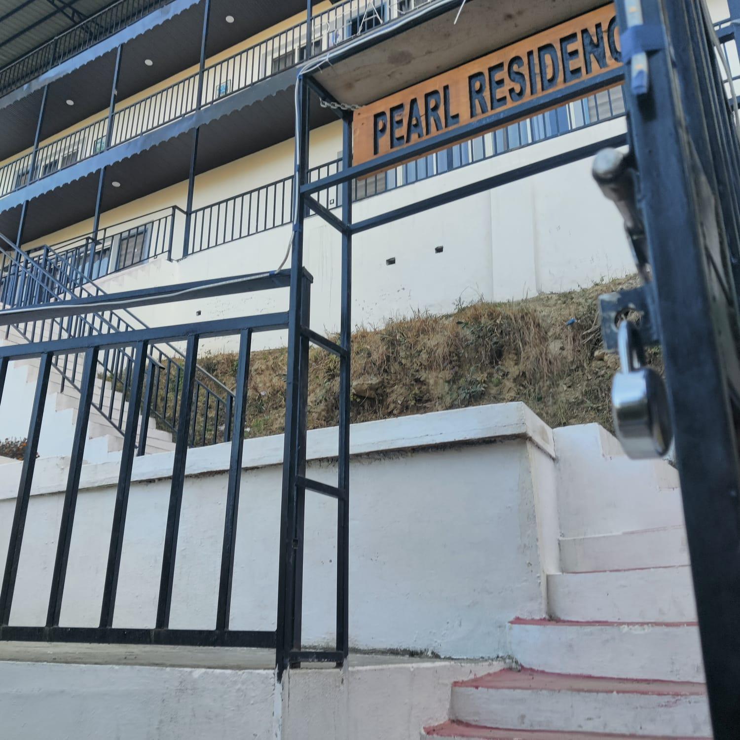 Hotel Pearl Residency Mukteshwar Exteriör bild